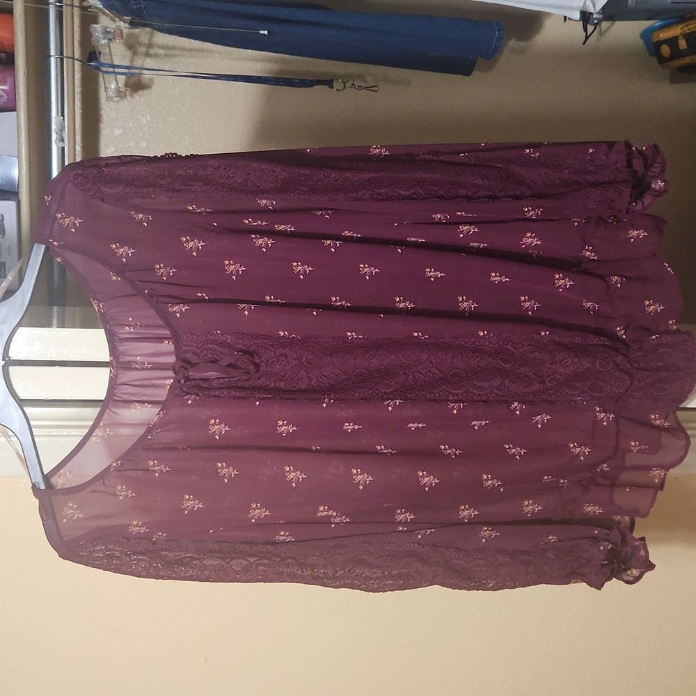 Maroon light weight top